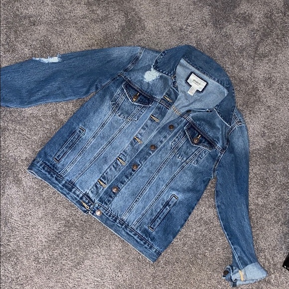 Distressed jean jacket - Picture 3 of 5